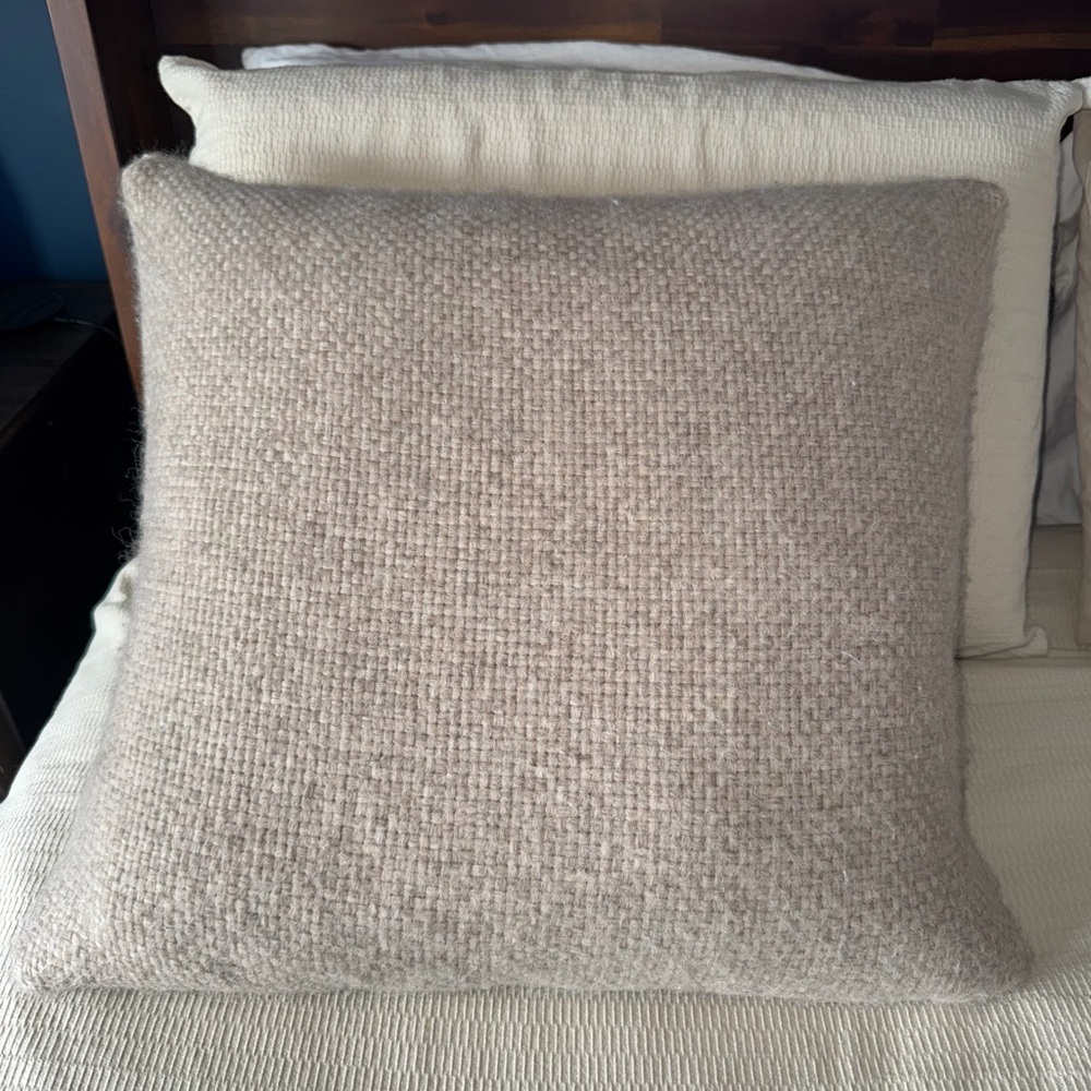 Elie Tahari Home 21” Beige Woven Throw Pillow Goose Feather Insert Luxe Decor